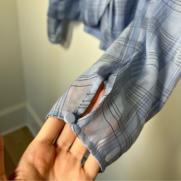 New EXPRESS Blouse Light Blue Size M - Picture 3 of 6